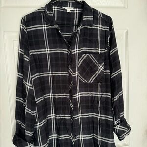Women’s Beachlunchlounge Black button up flannel shirt